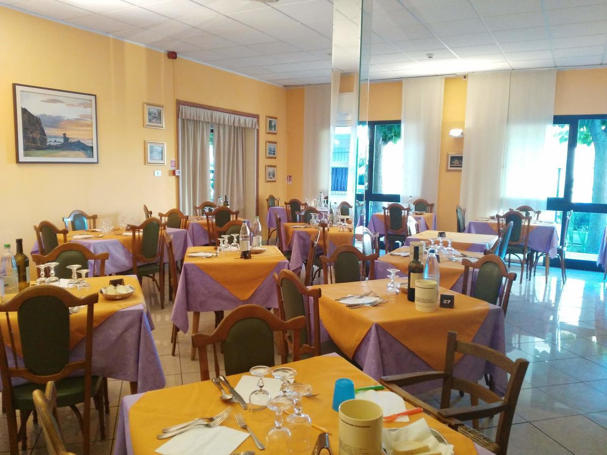 Hotel Marittimo Rimini Dış mekan fotoğraf